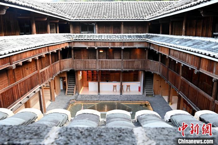 土楼民宿别具特色。 张金川 摄